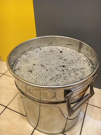 Honig mit Schaum